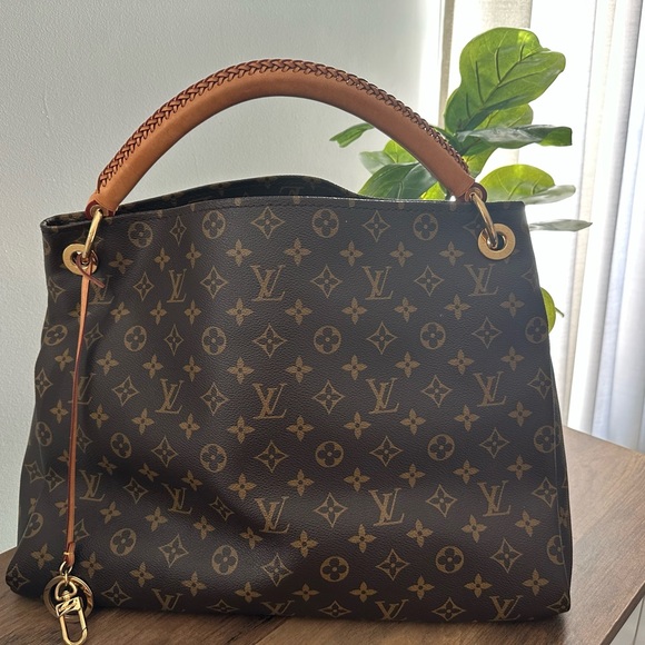 Louis Vuitton Artsy MM Monogram Brown Tote Bag - Picture 2 of 15